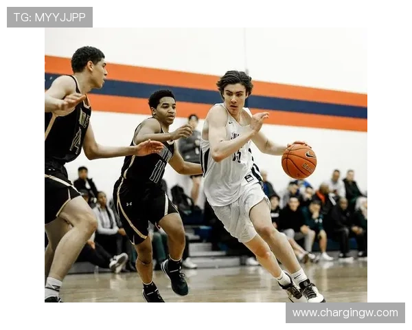 寝室篮球联赛（大学篮球队员宿舍日常训练）sports